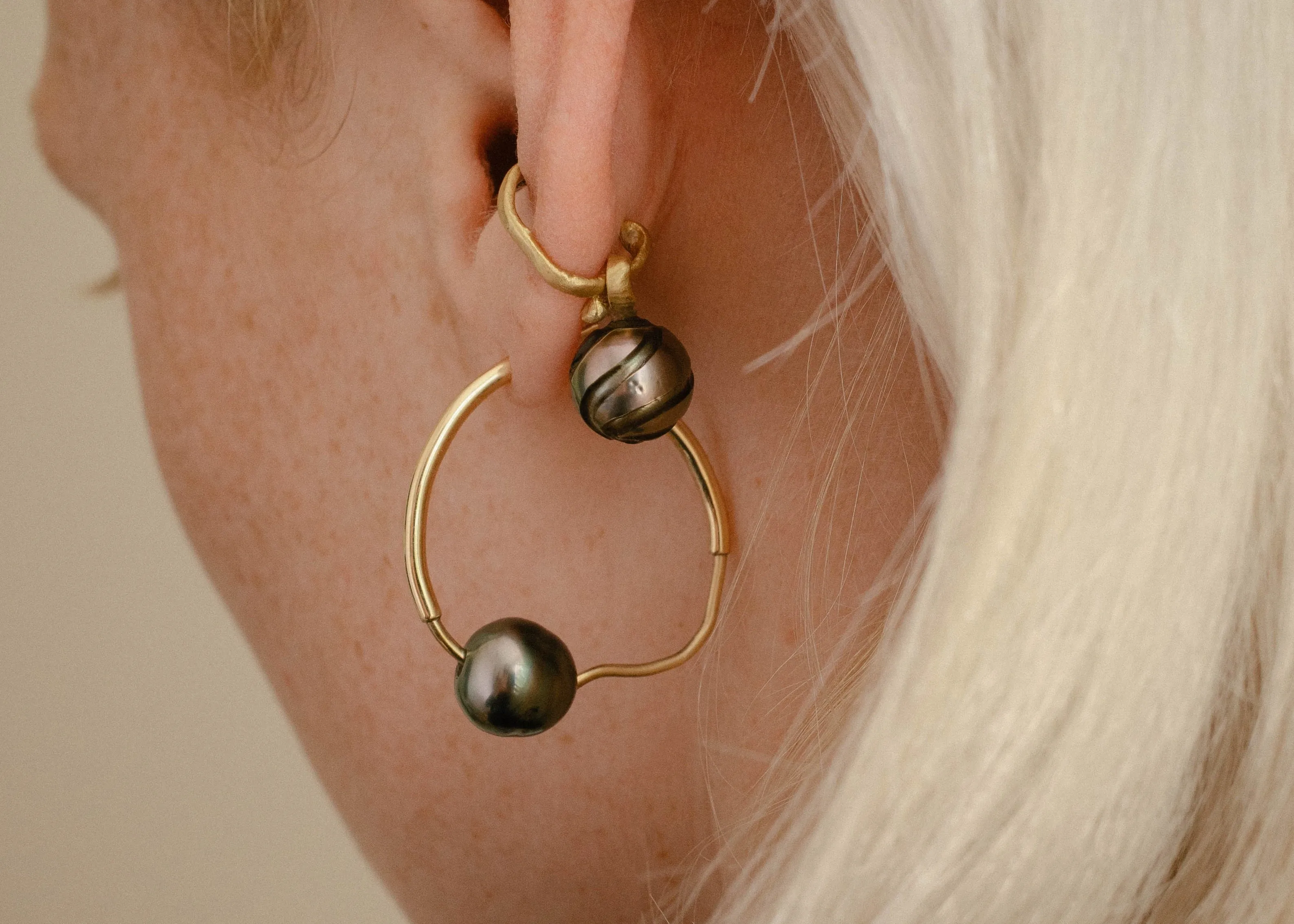 Forest Sculpted Single Earring  -Tahitian pearl