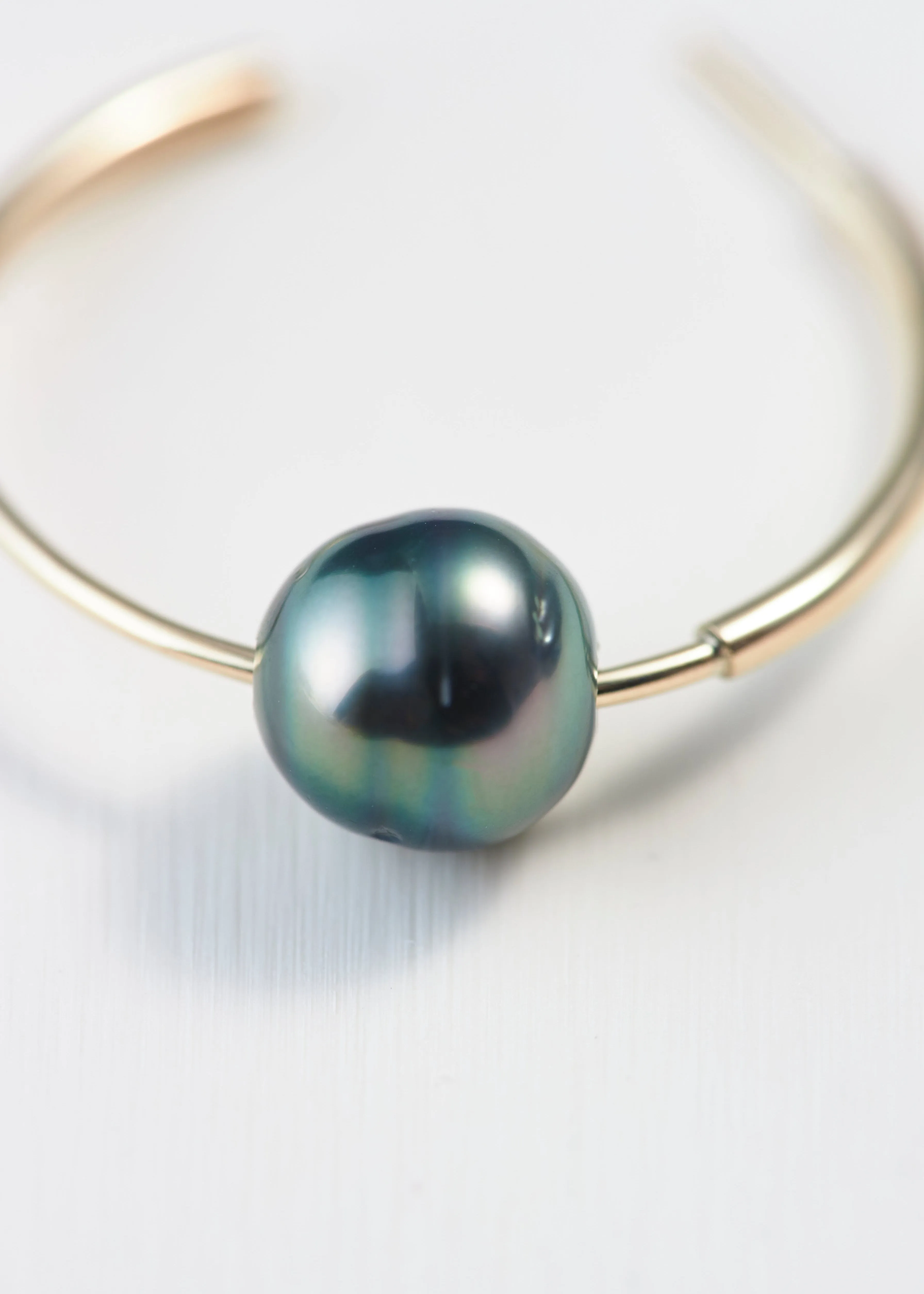 Forest Sculpted Single Earring  -Tahitian pearl