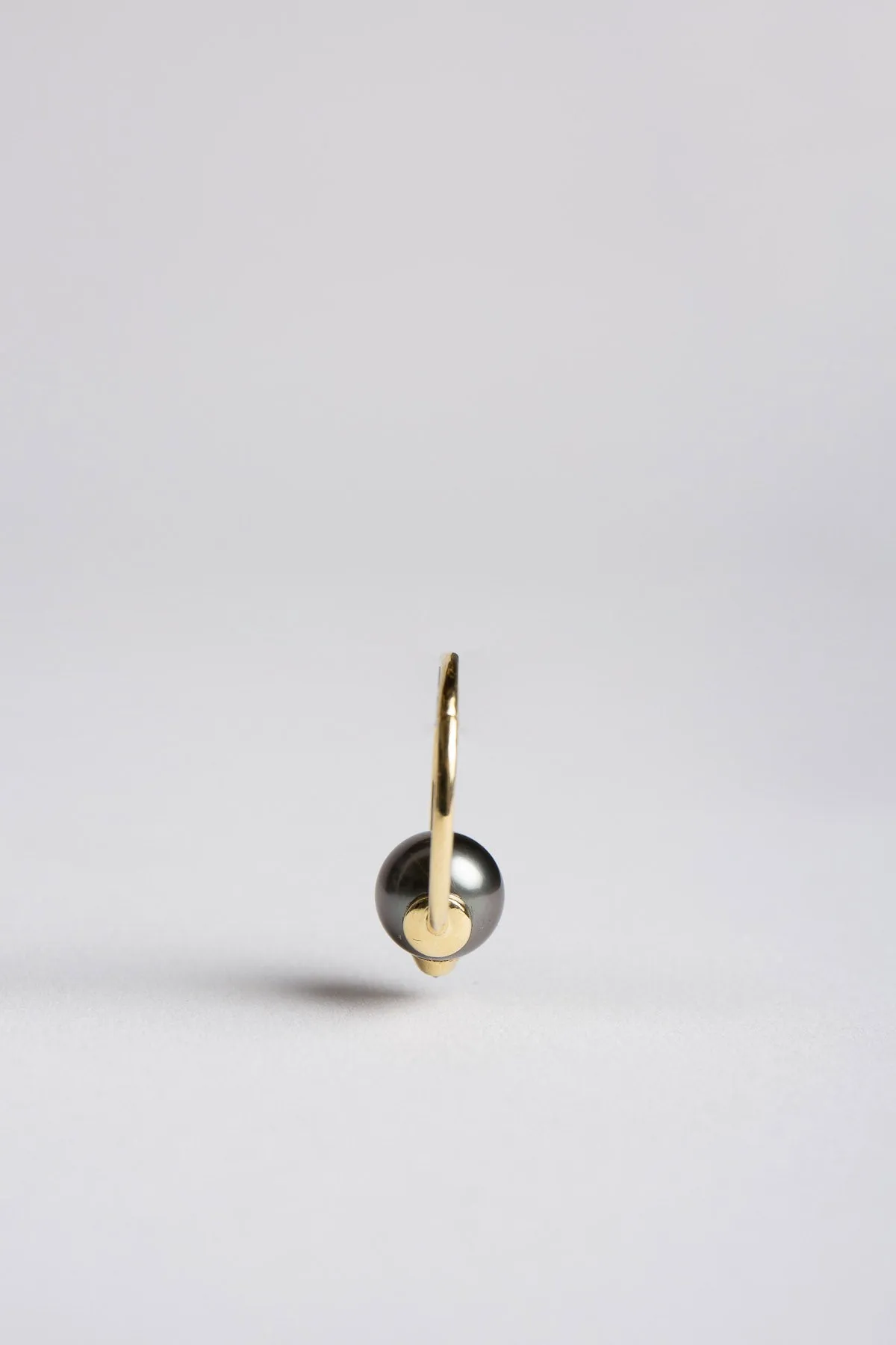 HANNAH MARTIN | DIAMOND STUDDED PEARL 'CAPTIVE' LARGE BLACK EARRING