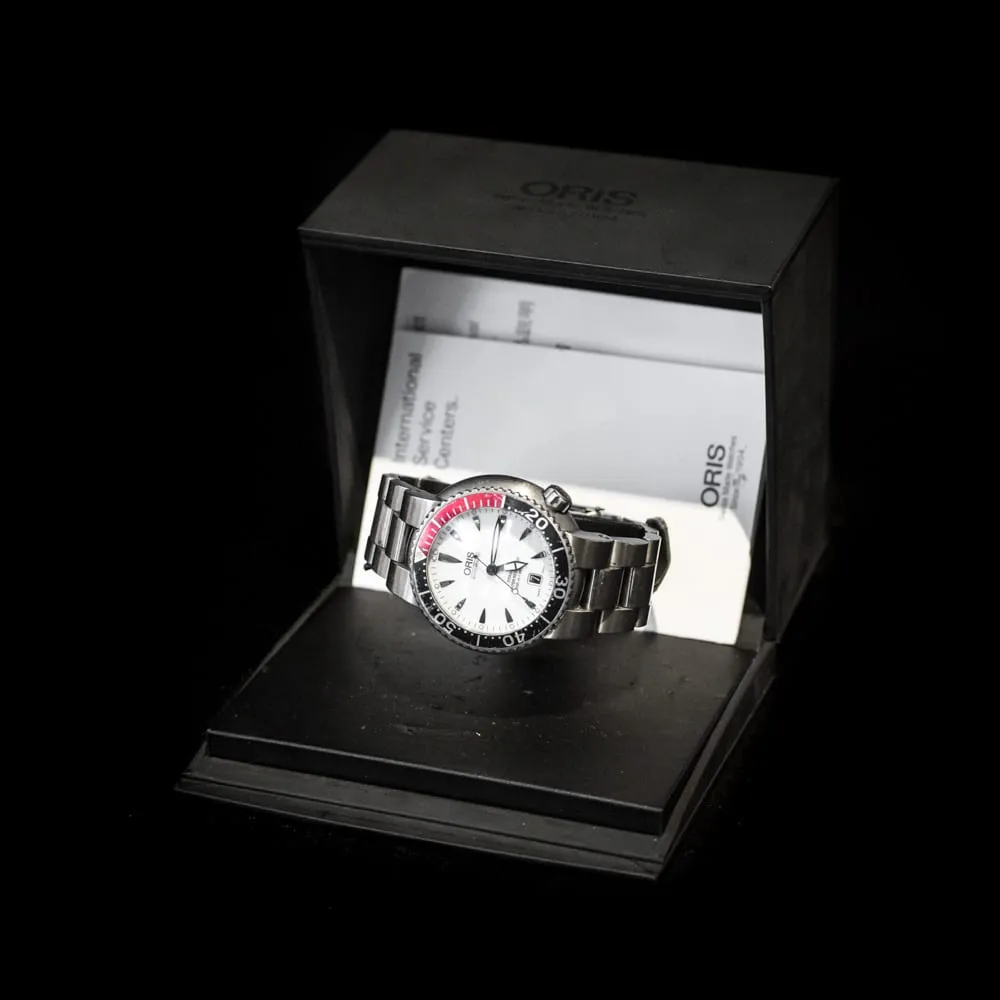 Oris Divers Titan Date - Full Lume Dial