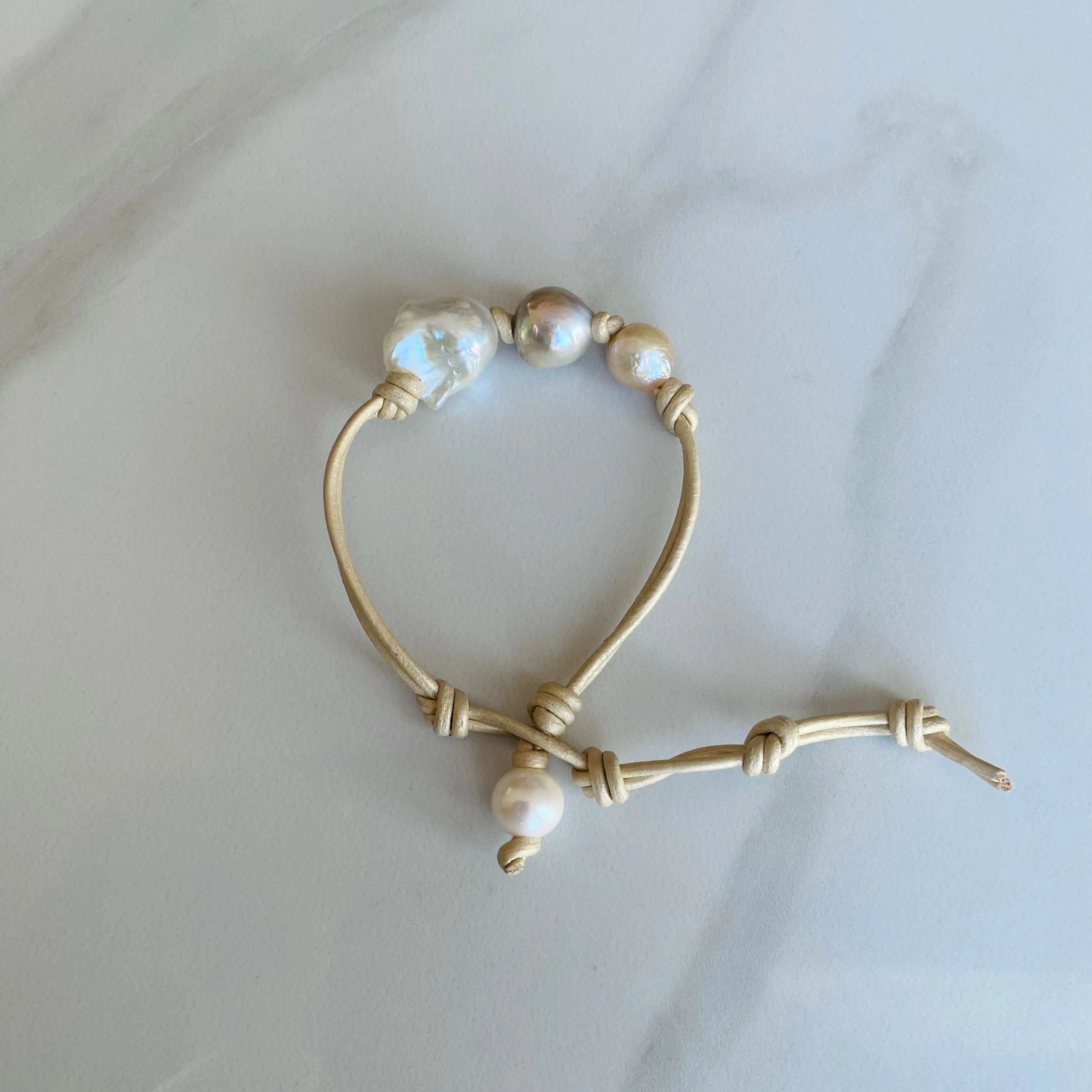Pearls & Sandy Leather Bracelet