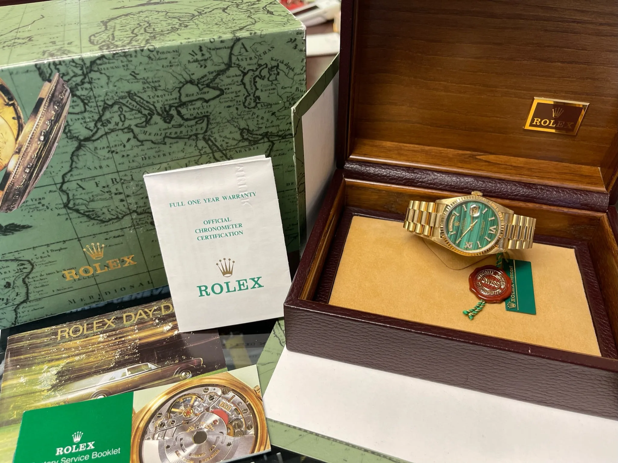 Rolex Presidential 36mm Day Date 18238 (Double Quickset) Mens or Womens Watch Refinished Malachite Dial Custom Diamond Bezel