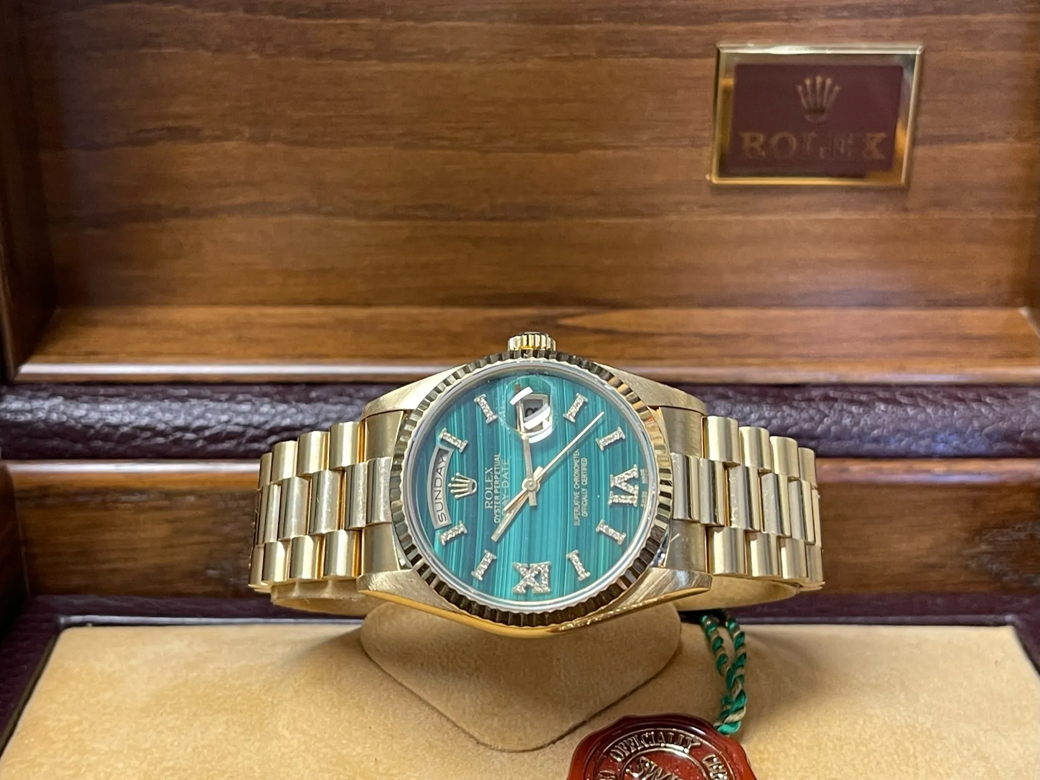 Rolex Presidential 36mm Day Date 18238 (Double Quickset) Mens or Womens Watch Refinished Malachite Dial Custom Diamond Bezel