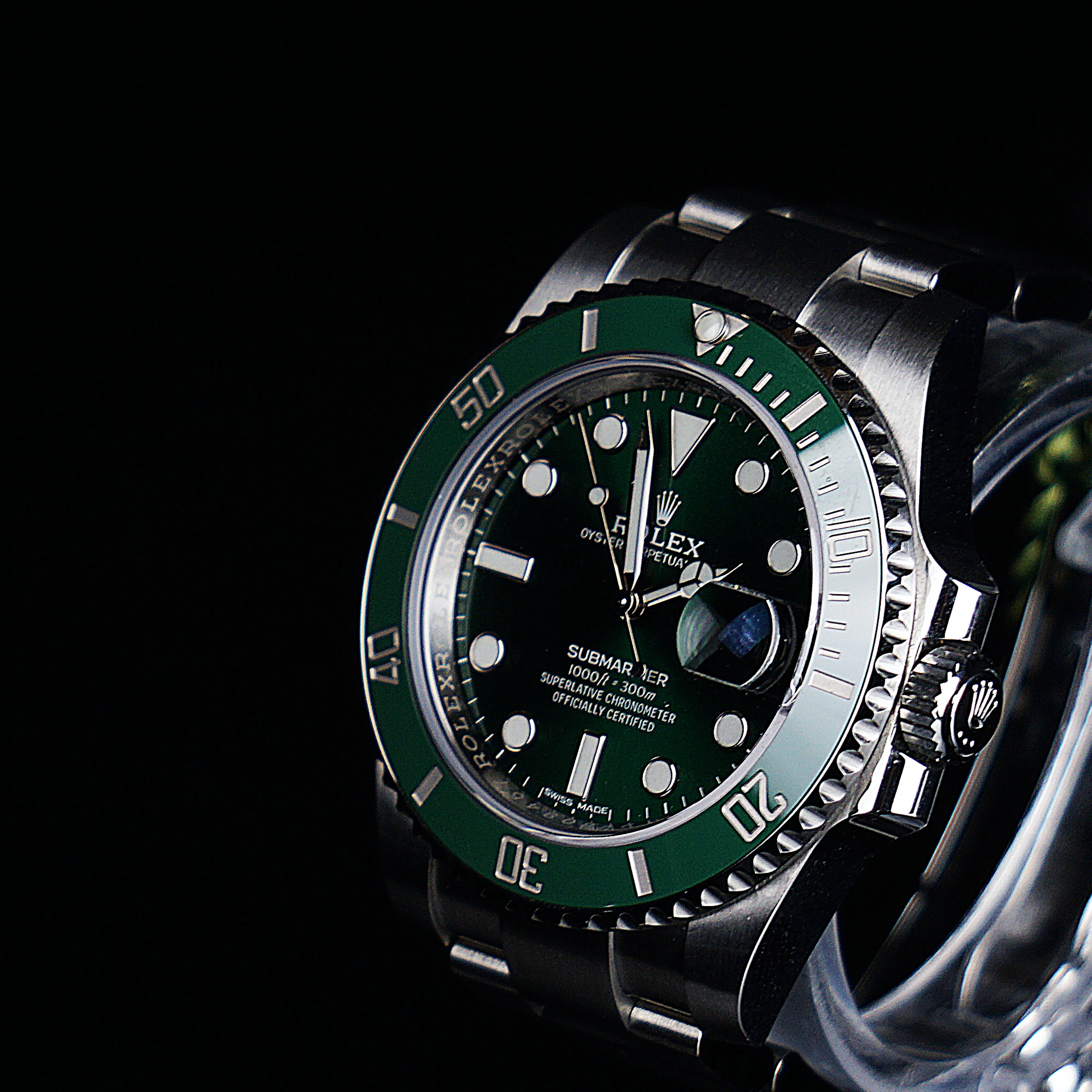 Rolex Submariner Date 116610LV "Hulk"