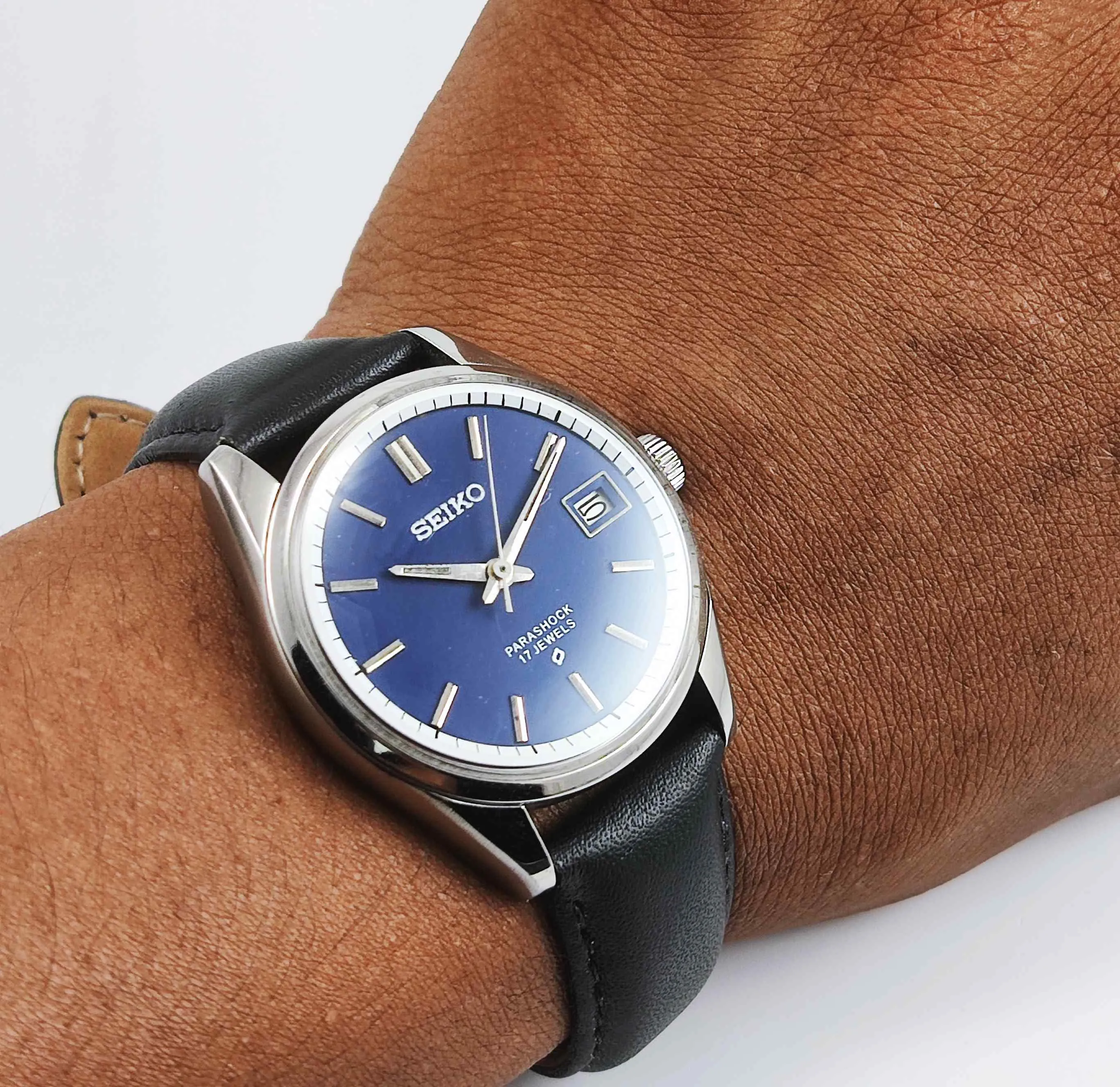 Seiko 6602B Para Shock 17 Jewels Handwinding Blue Dial Date Window Men's Watch