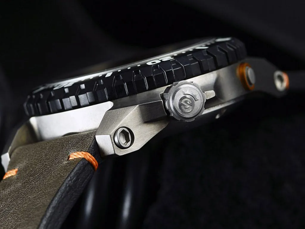 Triton 1000 Titanium
