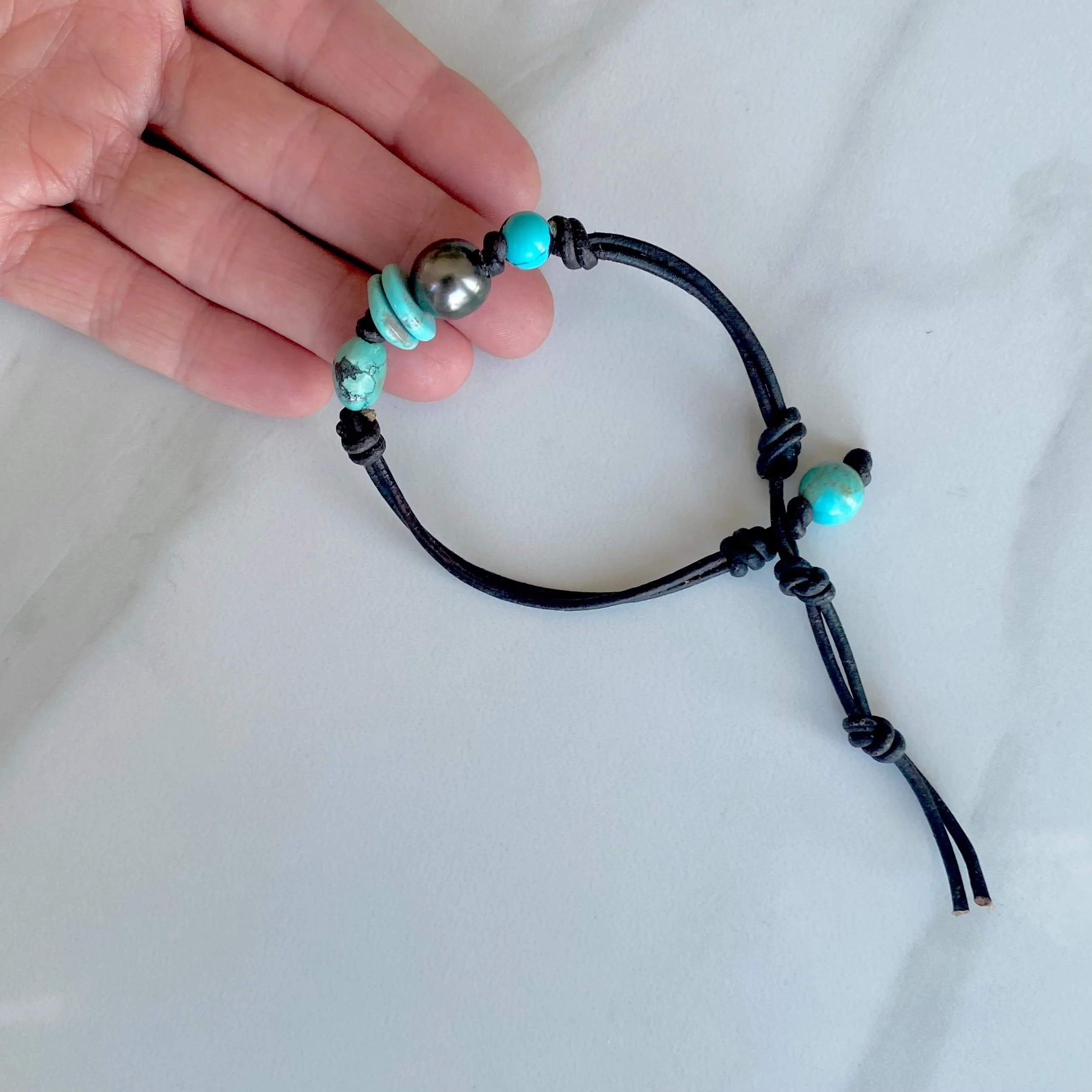 Turquoise & Tahitian Pearl Leather Bracelet