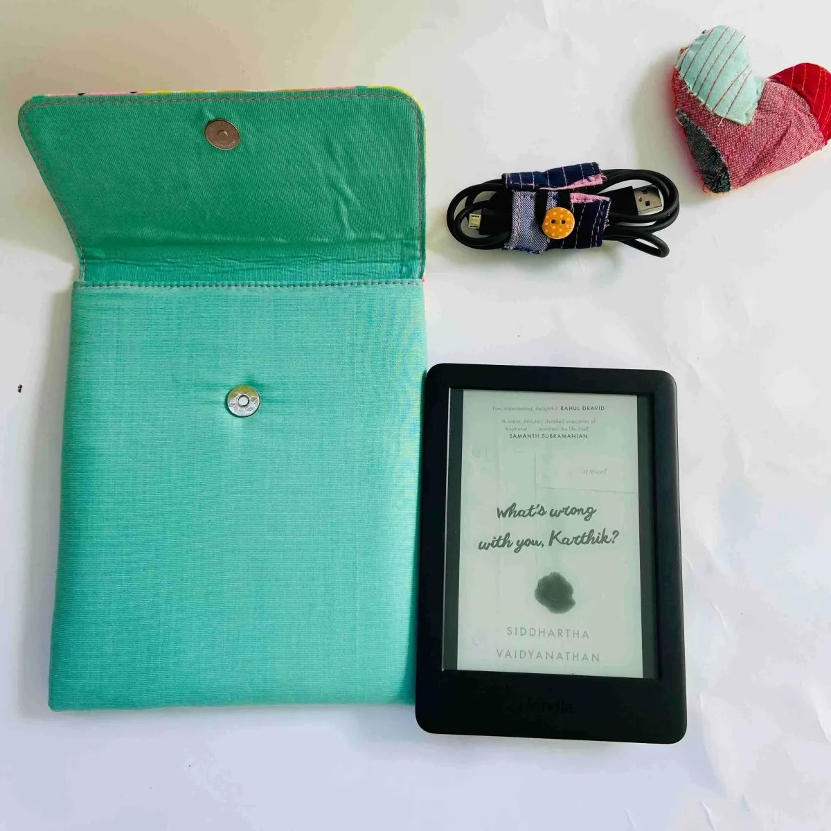 Unique Kindle Sleeve- Green with print -Fits all Kindle
