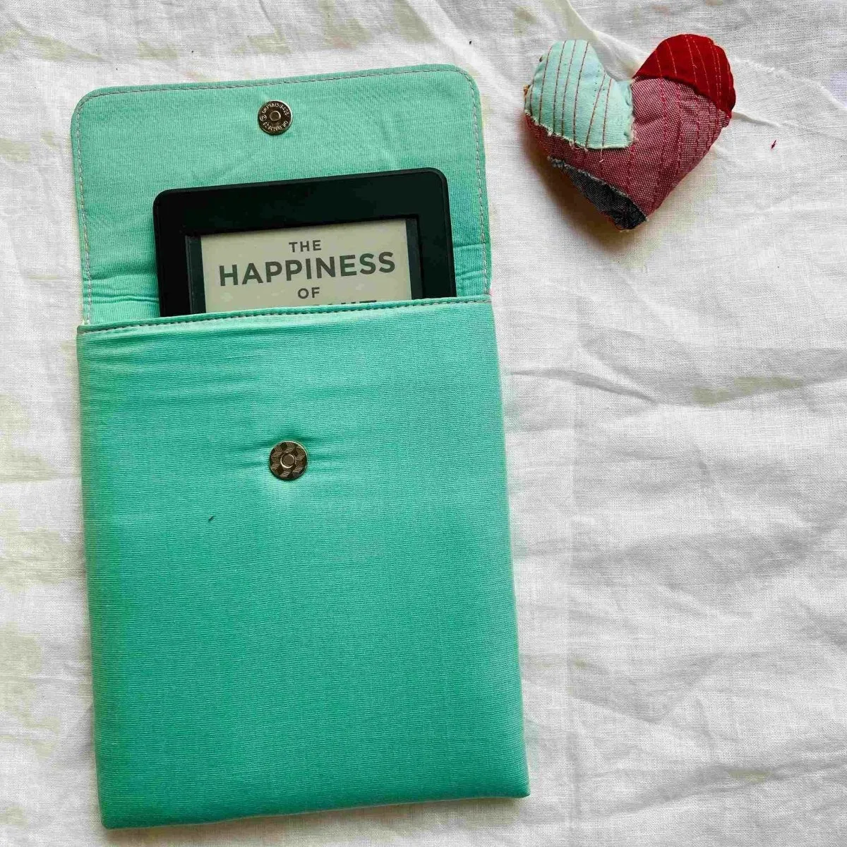 Unique Kindle Sleeve- Green with print -Fits all Kindle