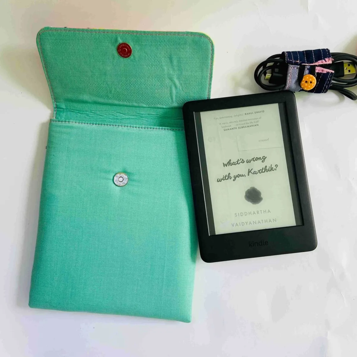 Unique Kindle Sleeve- Green with print -Fits all Kindle